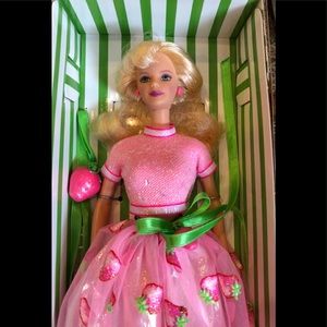 Strawberry Barbie for Avon 1998 firm price or bundle